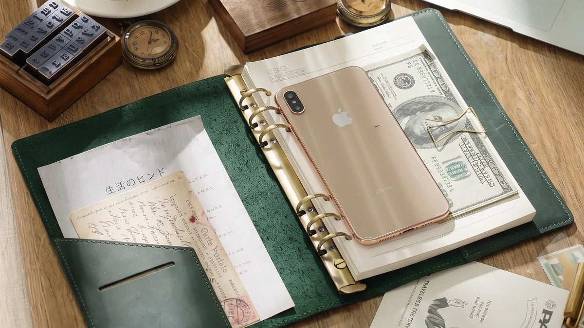 Ring Binder vs. Traveler's Notebook: Which Journaling System Fits You?